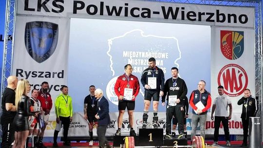 Międzynarodowe Mistrzostwa Polski Masters w podnoszeniu ciężarów  sukcesy sportowców z kwidzyńskiego klubu  LKS Nadwiślanin