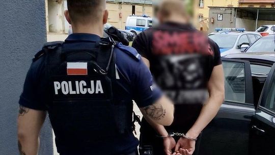 Najpierw pobicie, potem ponad 2 promile. Policjanci szybko dotarli do 19-latka