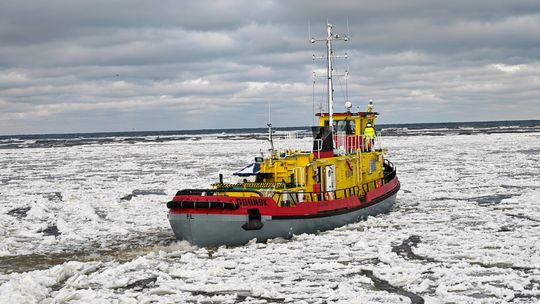 [WIDEO] Lodołamacze ruszyły do pracy. Lód na Dolnej Wiśle ma obecnie około 200 kilometrów długości