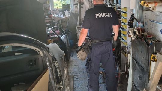 Zatrzymany po włamaniu. Policjanci znaleźli u niego także narkotyki i amunicję