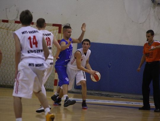 Basket pewnie ogrywa lidera