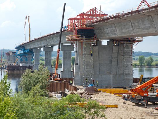 Budowa mostu przez Wisłę - z ryzykiem pogodowym