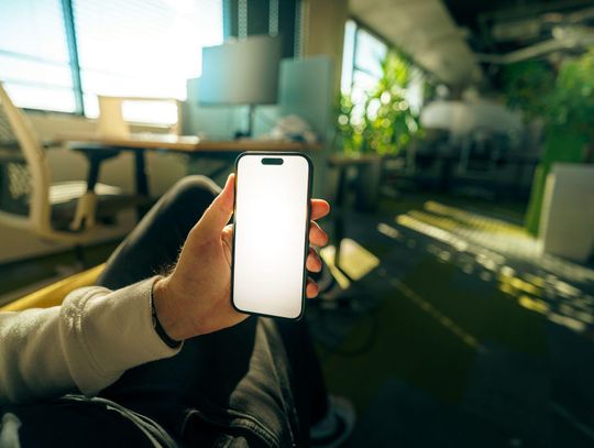 Czy warto inwestować w aplikacje mobilne dla firm usługowych?