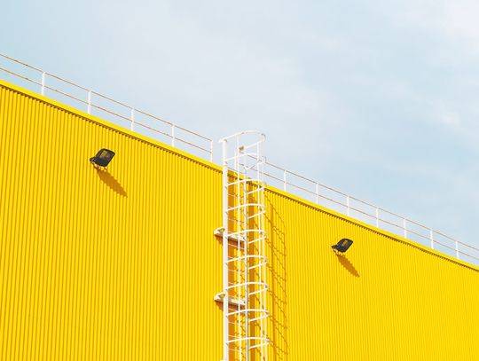 Dlaczego warto wybrać płyty PIR w budownictwie przemysłowym i rolniczym?