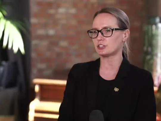 Dziewczęta coraz częściej w kryzysie. Internet i przemoc napędzają wzrost prób samobójczych