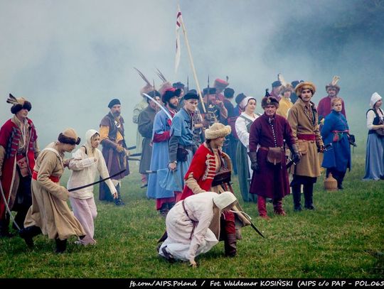 GALERIA ZDJĘĆ XXII Festiwalu Historycznego VIVAT VASA. Bitwa, pokaz łucznictwa konnego i wieczorny marsz z pochodniami!