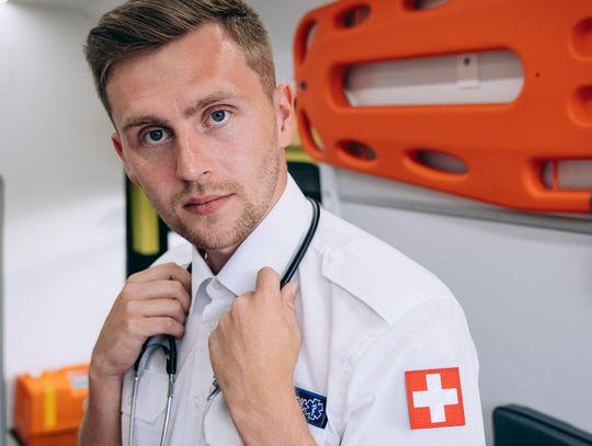 Jak skutecznie odnaleźć się na rynku pracy w sektorze medycznym?