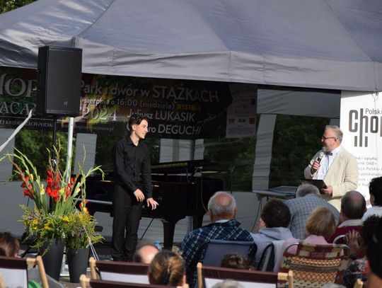 Koncert chopinowski u podnóża pałacu w Stążkach, aukcja charytatywna oraz wystawa poplenerowa