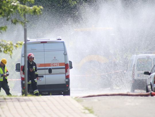Koparka uszkodziła gazociąg. Strażacy ewakuowali 24 mieszkańców.
