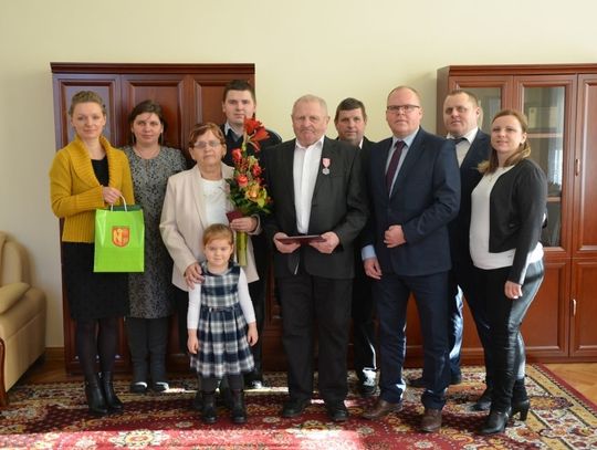 Medale od Prezydenta Andrzeja Dudy. Przeżyli wspólnie pół wieku.