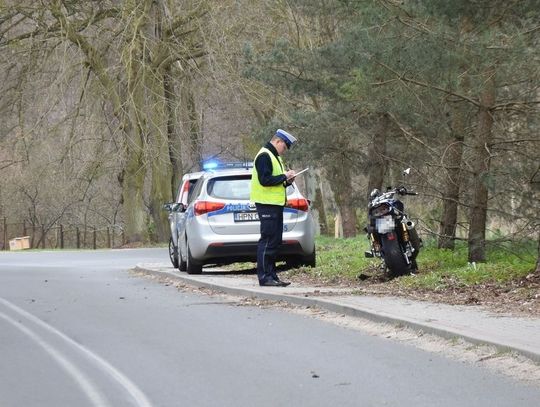 Motocyklista wjechał na chodnik, którym szła 17-latka.