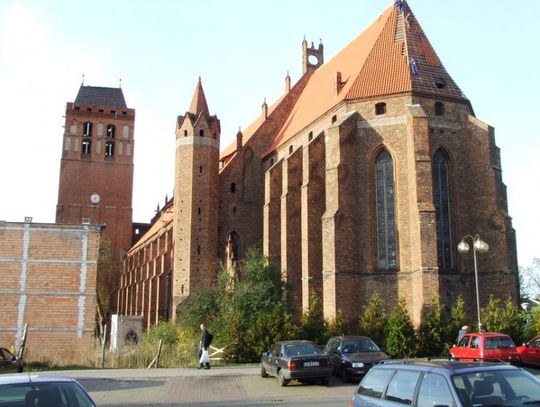 Nie wyżej niż dwa piętra, by nie zasłonić katedry