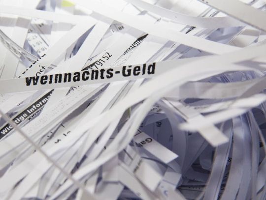 Papier vs. Bezpieczeństwo - wybór odpowiedniej metody niszczenia dokumentów