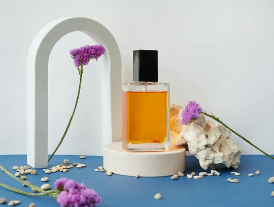 Perfumy a pH skóry? Podpowiadamy, jak wybierać z głową Perfumy a pH skóry? Podpowiadamy, jak wybierać z głową