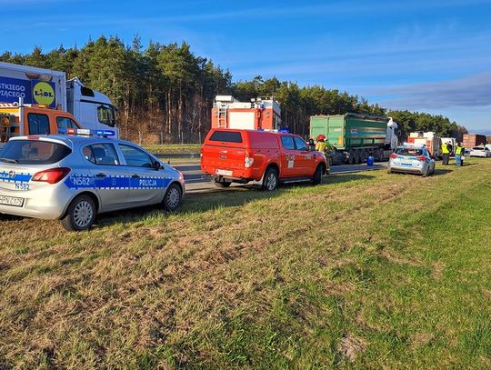 PILNE: Śmiertelny wypadek na autostradzie A1. Na miejscu pracują służby ratunkowe i policja