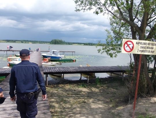 Policjanci kontrolowali plaże i kąpieliska