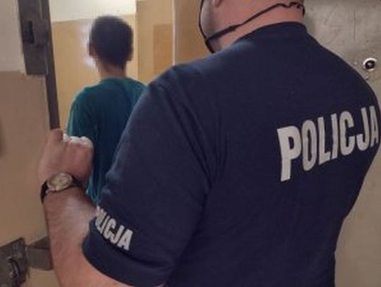 POLICJANCI ZATRZYMALI MIESZKAŃCA KWIDZYNA, KTÓRY W MIESZKANIU MIAŁ NARKOTYKI