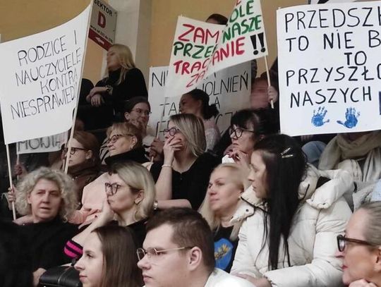 Rodzice protestują przeciwko likwidacji niepublicznego przedszkola w Kwidzynie