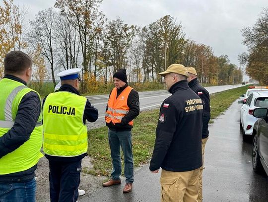 Służby spotkały się na miejscu tragedii gdzie zginął 55-letni pasażer Służby spotkały się na miejscu tragedii gdzie zginął 55-letni pasażer