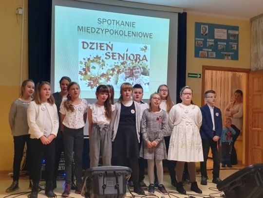 Spotkanie międzypokoleniowe w Tychnowach