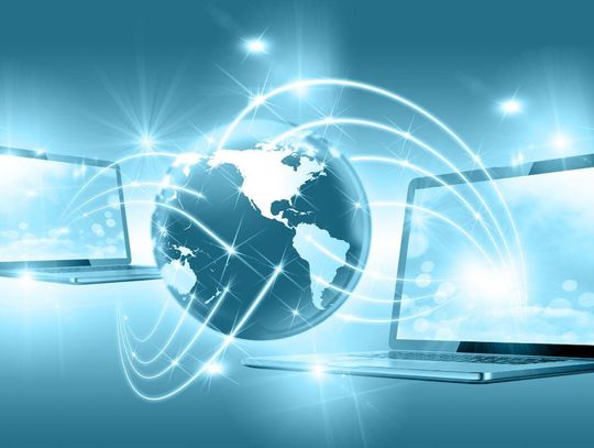 Syndyk w erze Internetu – jak technologia zmienia procesy upadłościowe