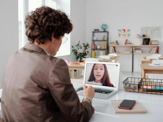 Szkoła angielskiego online - jak wybrać dobrą formę nauki i gdzie szukać sprawdzonych rozwiązań?