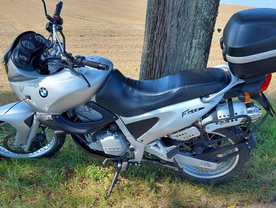 W Wandowie 15-letni motocyklista stracił kontrolę nad swoim pojazdem i zderzył się z przydrożnym drzewem