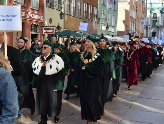 [WIDEO] !! Rektorzy, naukowcy i studenci – paradą zainaugurowali nowy rok akademicki 2024-2025