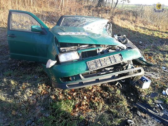 Wypadek na oblodzonej drodze w Krzykosach
