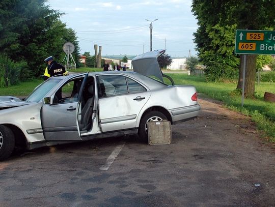 Wypadek w Jarzębinie - trzy osoby trafiły do szpitala