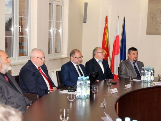 Zarząd powiatu z votum zaufania