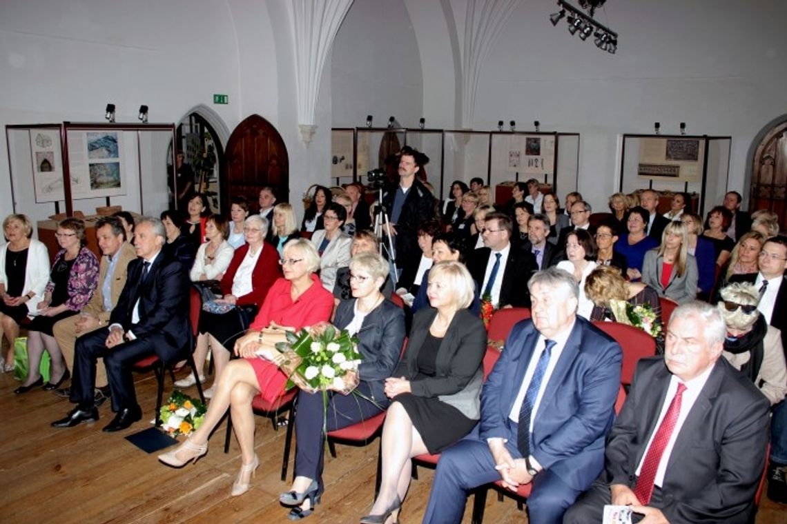 50 lat Poradni Psychologiczno-Pedagogicznej 50 lat Poradni Psychologiczno-Pedagogicznej