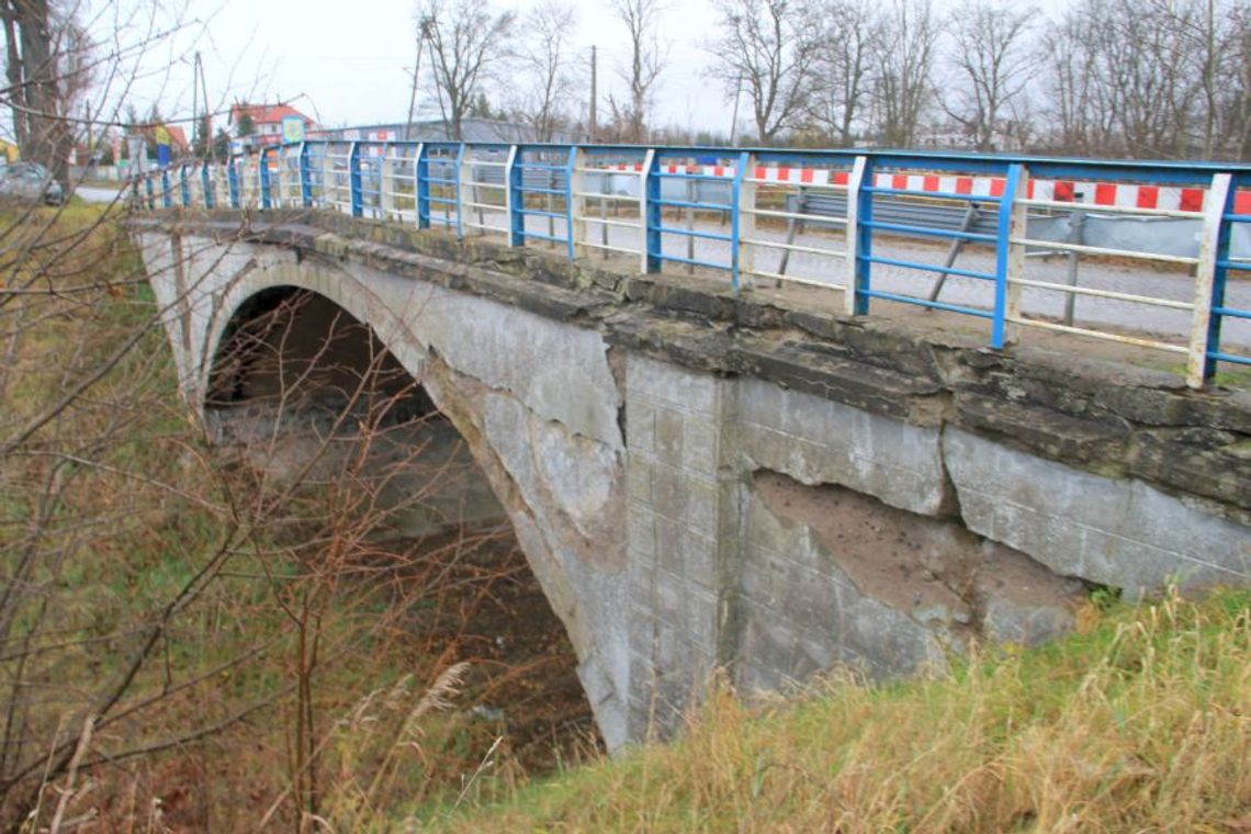 Awaryjnie zamknięto wiadukt w Dzierzgoniu na DW 515. Objazdy mogą wynieść 20 - 30 km!