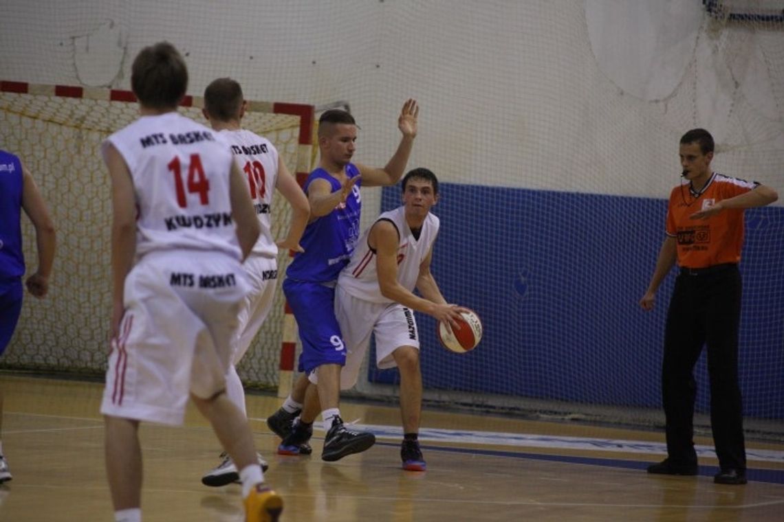 Basket pewnie ogrywa lidera