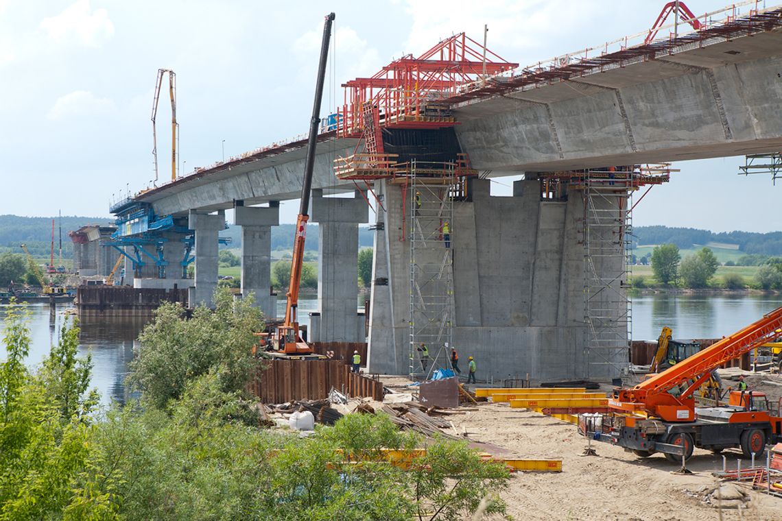 Budowa mostu przez Wisłę - z ryzykiem pogodowym