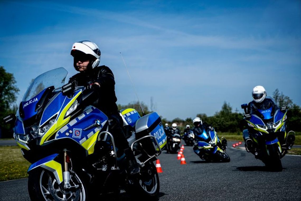 Doskonalenie techniki jazdy policjantów z Grupy Speed na Autodromie Pomorze