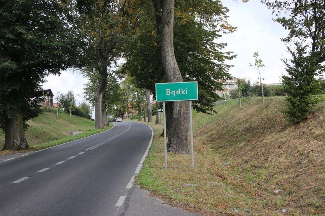 Dwie drogi do przebudowy, jedna do remontu