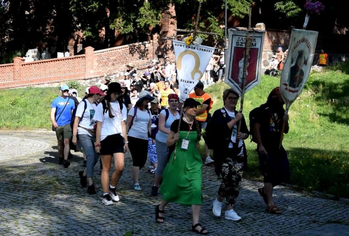 [GALERIA ZDJĘĆ] Wędrówka na Jasną Górę. Pątnicy na miejsce dotrą 11 sierpnia