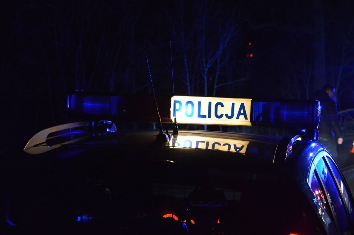 Nie żyje 41-latek ugodzony nożem! Policyjny pościg i próba zepchnięcia radiowozu. Zatrzymano już 10 osób