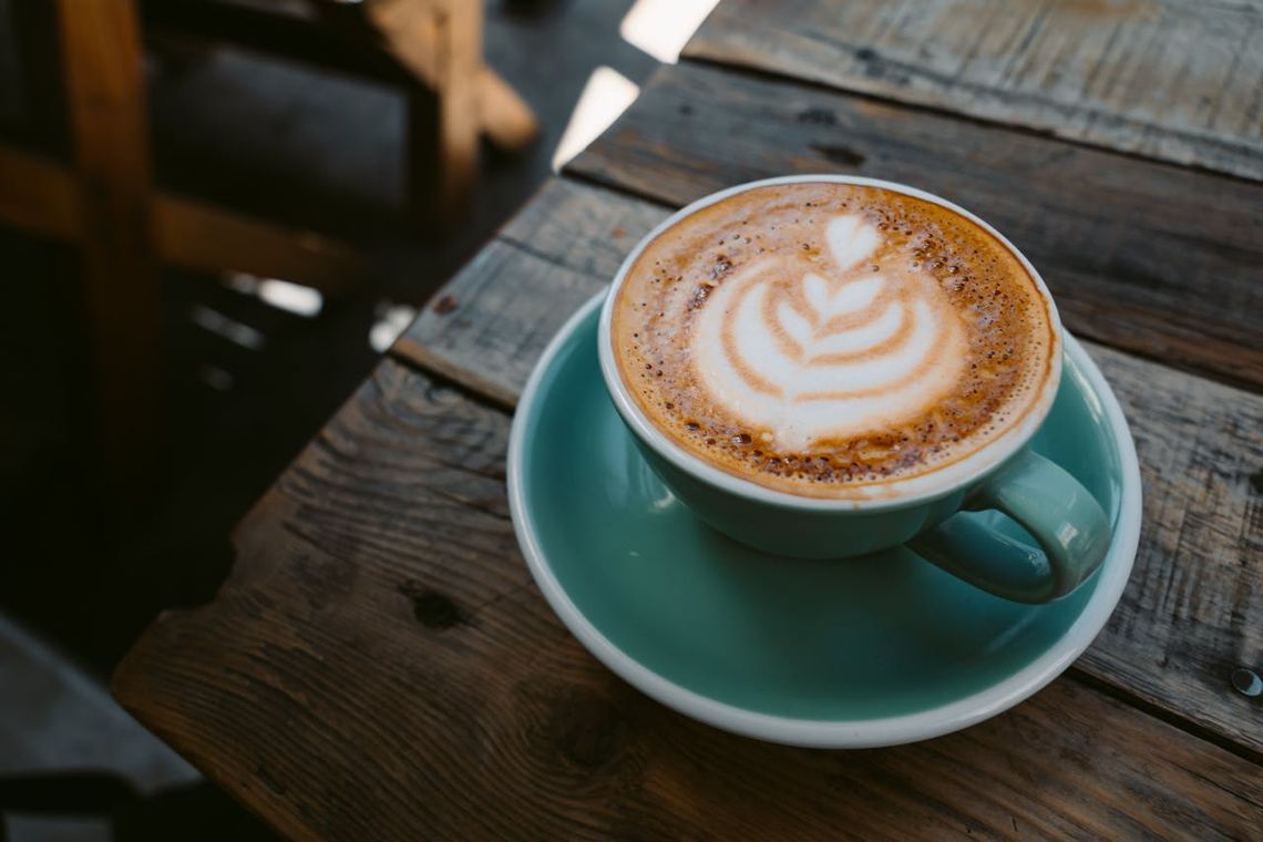 Plusy zaopatrzenia się w kawę w palarni kawy – dlaczego to się opłaca? Plusy zaopatrzenia się w kawę w palarni kawy – dlaczego to się opłaca?