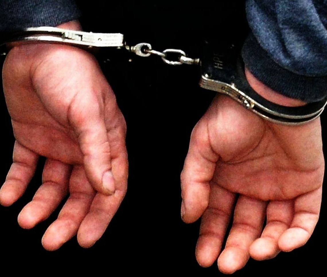 Policjanci zatrzymali 36-latka u którego w domu znaleziono amfetaminę