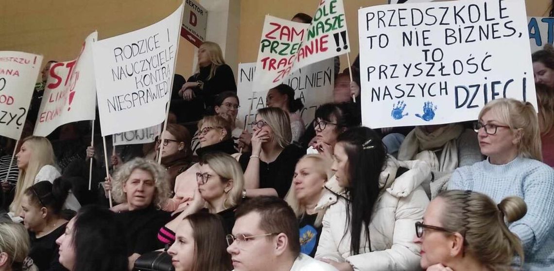 Rodzice protestują przeciwko likwidacji niepublicznego przedszkola w Kwidzynie