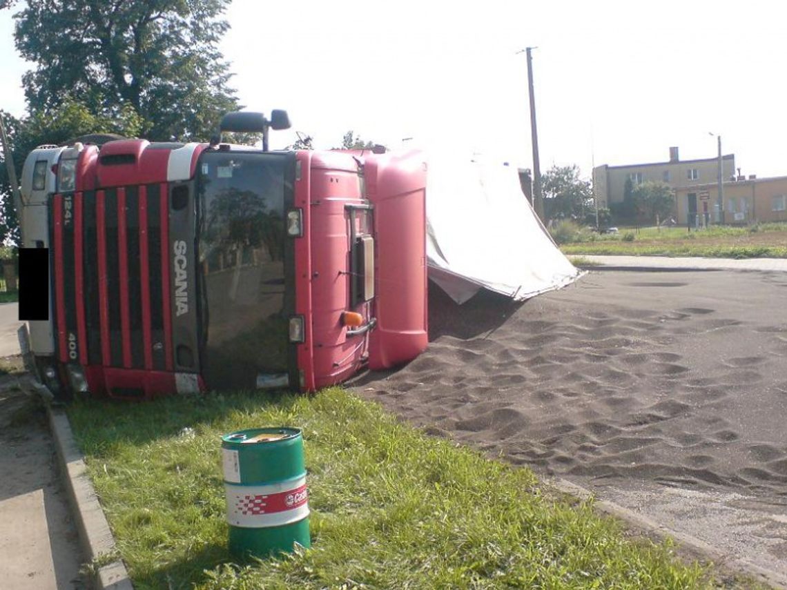 Rzepak na drodze, kierowca tira pijany Rzepak na drodze, kierowca tira pijany