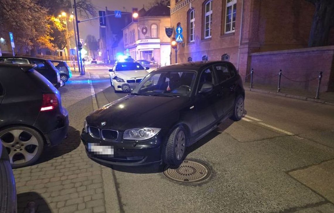 Skręt na podwójnej ciągłej zakończył się zderzeniem. Dziecko trafiło do szpitala