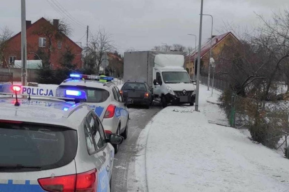 Trudne warunki drogowe wprowadziły chaos na drogach powiatu sztumskiego. Stłuczki i kary dla kierowców