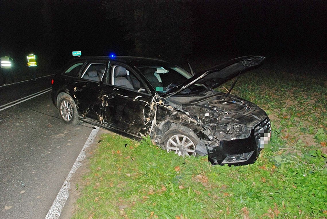 Uderzyła w przydrożne drzewo