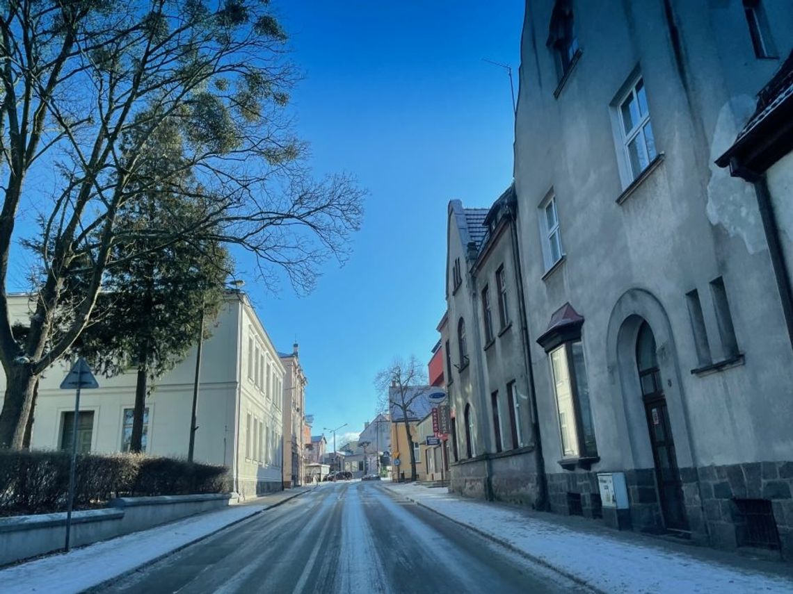 UWAGA! Trudne warunki na drogach powiatu kwidzyńskiego. [ZDJĘCIA] CIENKA WARSTWA LODU I ŚNIEGU NA WIELU ODCINKACH !!