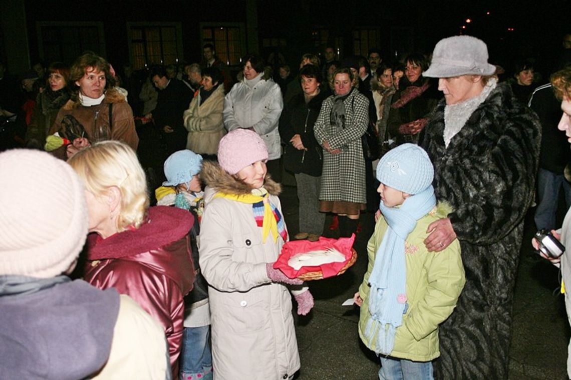 Wspólny opłatek na Placu Jana Pawła II Wspólny opłatek na Placu Jana Pawła II