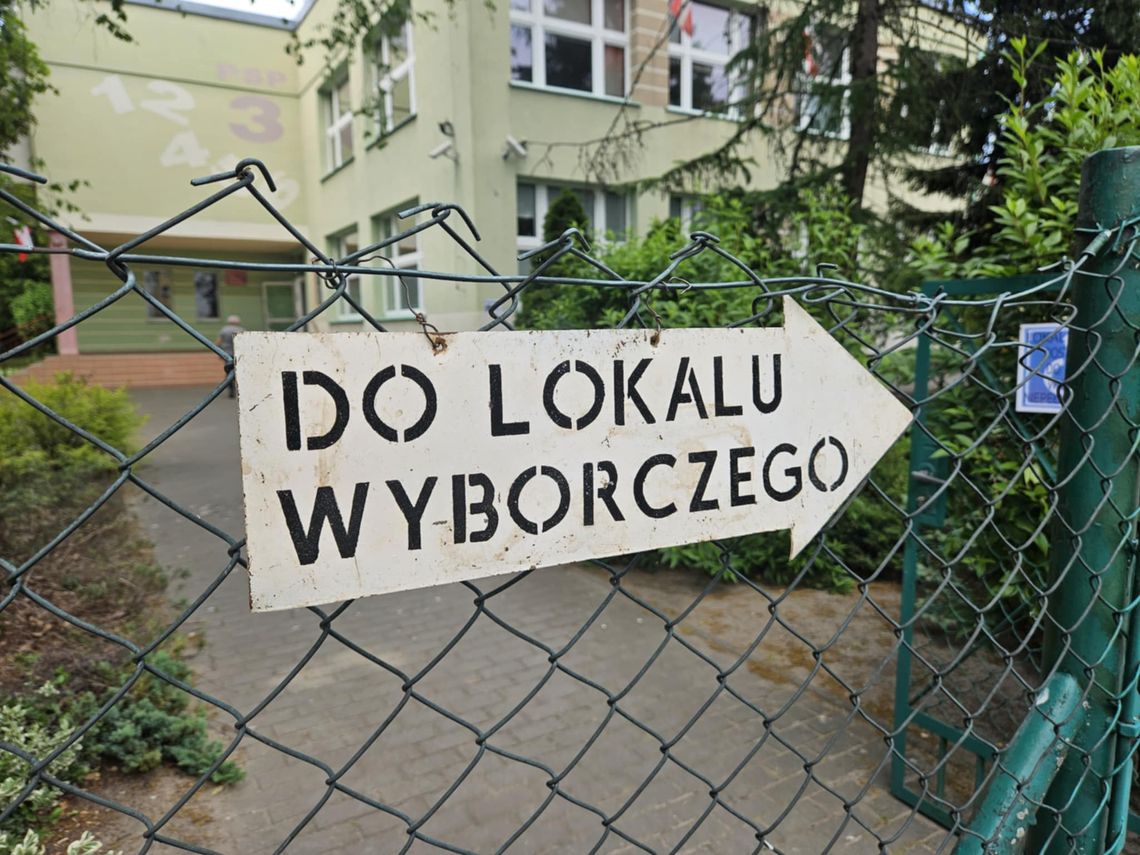 Wybory prezydenckie 2025: frekwencja na godz. 17 wyniosła 54,91 proc.