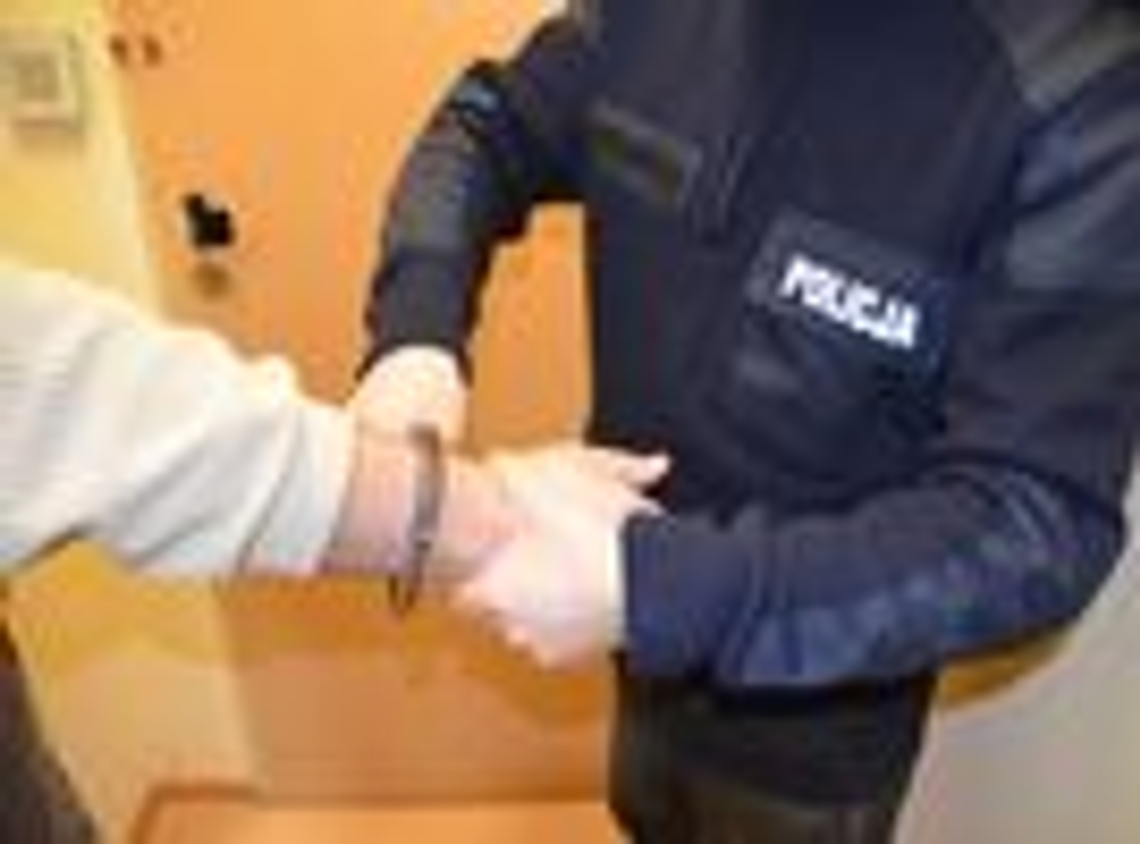 Zatrzymany za kradzież i zniszczenie dokumentów Zatrzymany za kradzież i zniszczenie dokumentów